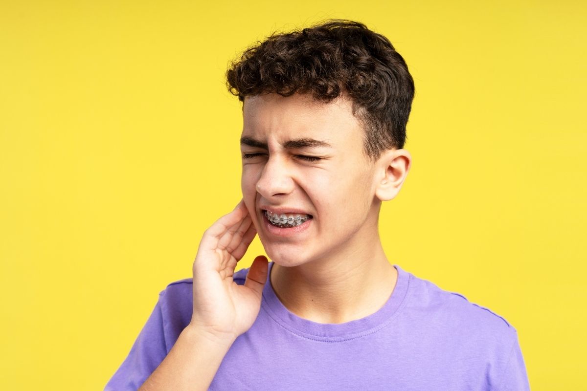 Kid in Wichita Falls, TX, Irritated due to braces wired