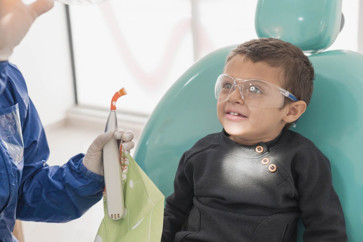 Featured image for “How Does an Emergency Dentist in Wichita Falls Diagnose a Hidden Tooth Fracture?”